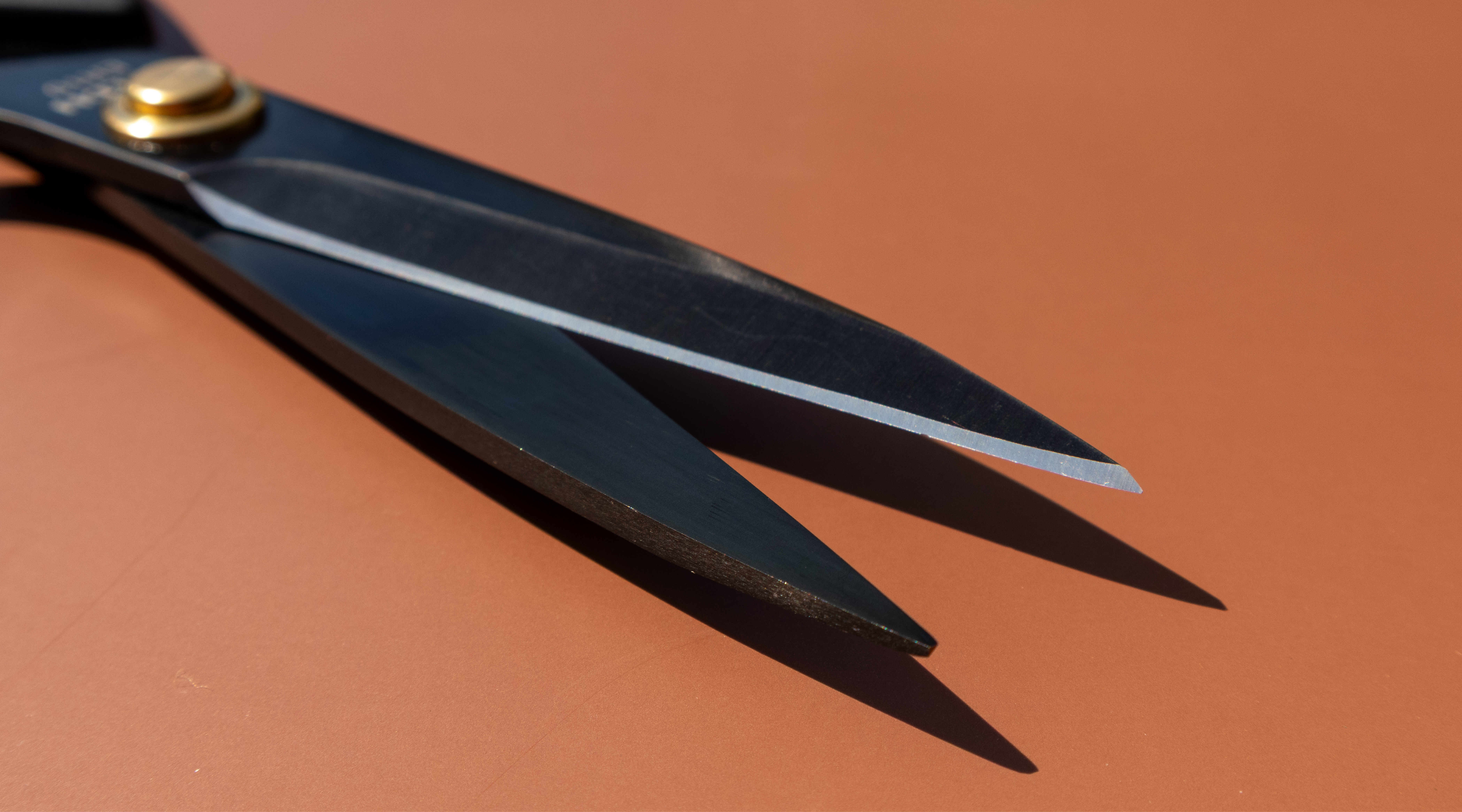 Fabric scissors cutting cleanly