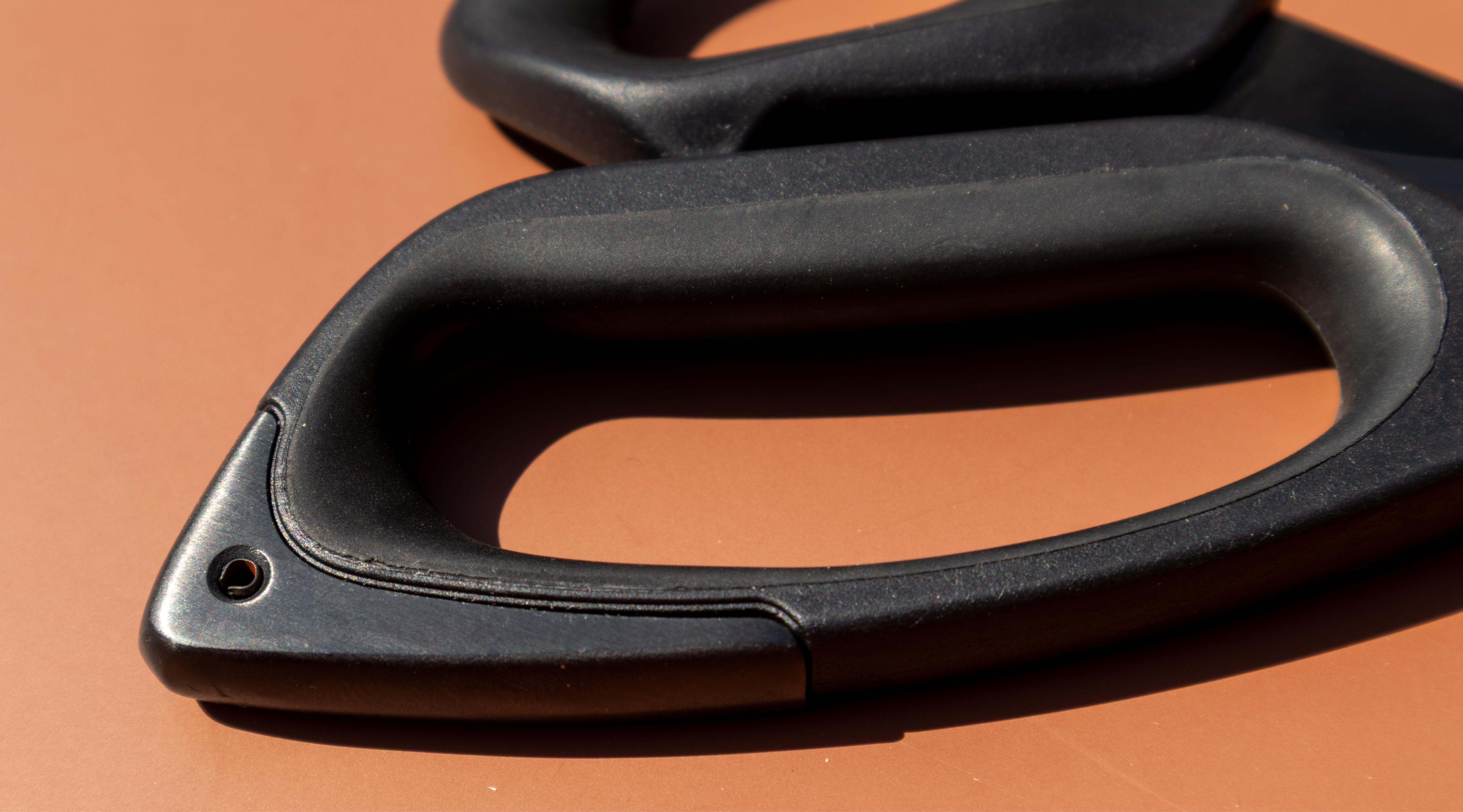 Balanced fabric shears